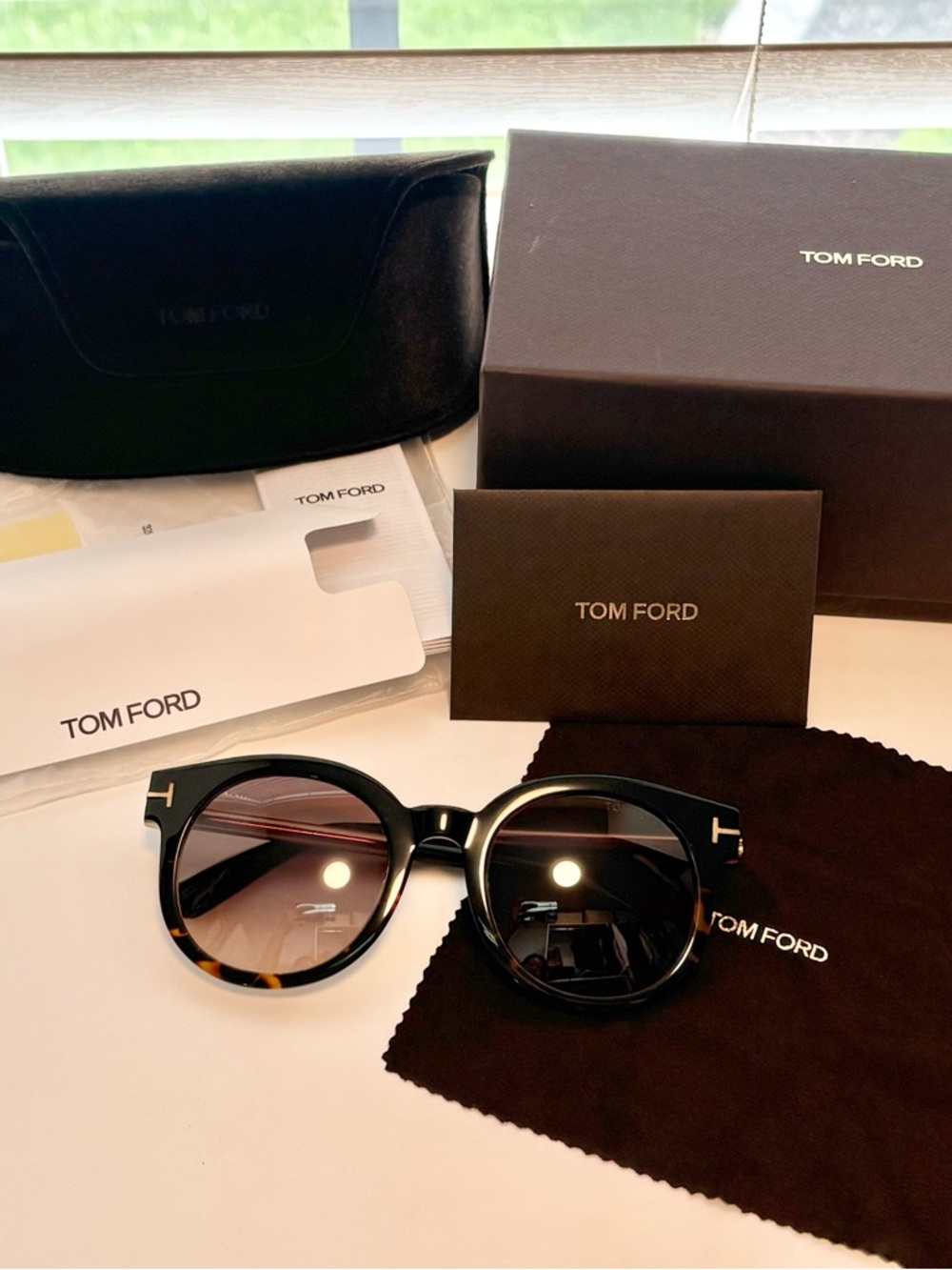Tom Ford Black and Tortoiseshell Round Sunglasses with Gradient Lenses